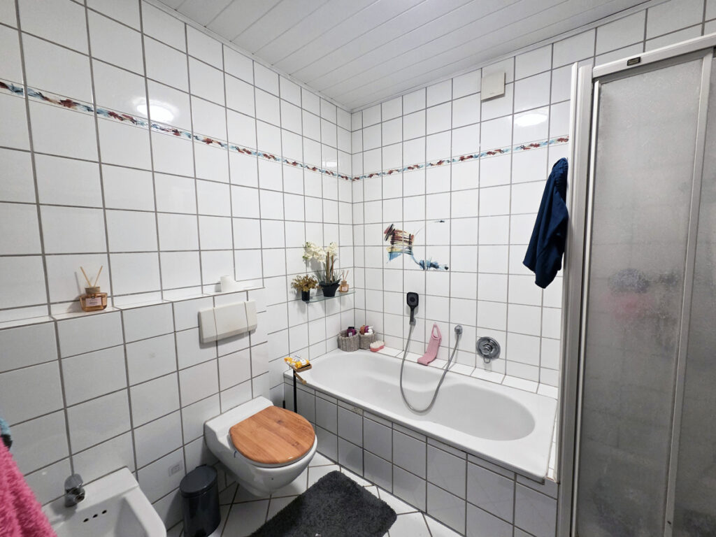 Badezimmer 1. OG