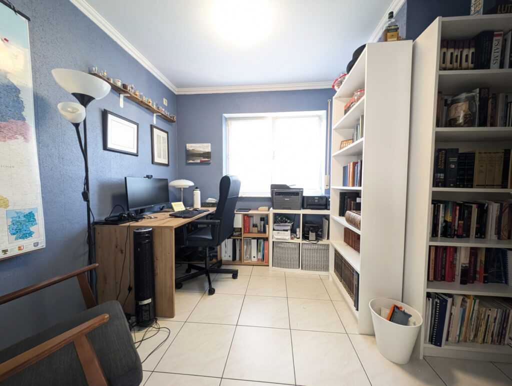 Büro EG